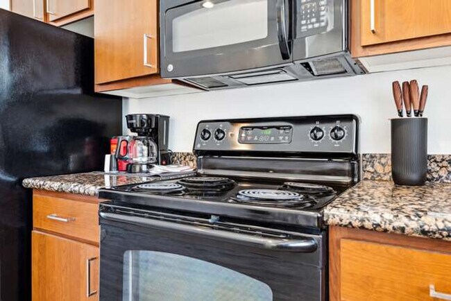 Building Photo - 6610 N 93rd Ave