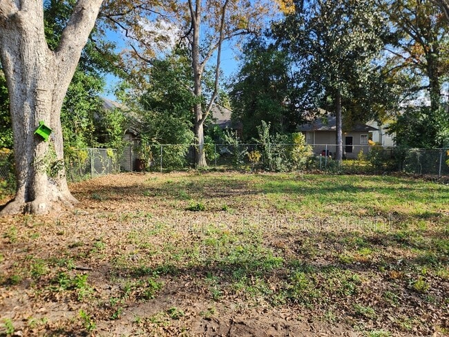 Building Photo - 2908 10th Ave