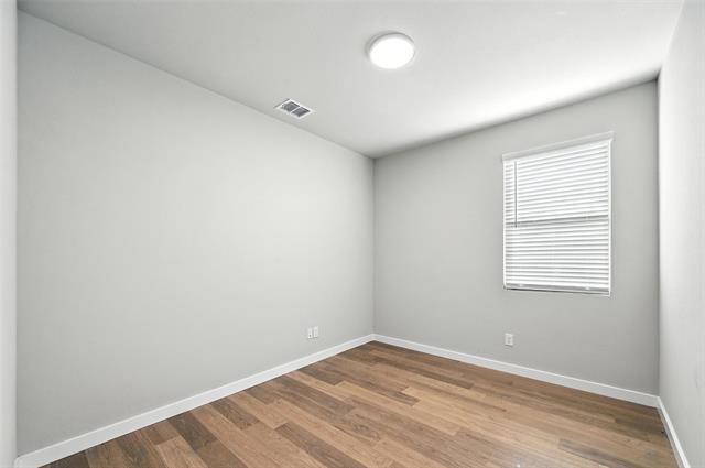 Building Photo - 806 Pne Bch Dr