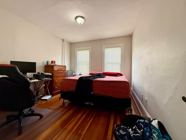 Building Photo - 11 John St