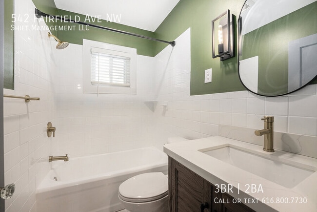 Building Photo - 542 Fairfield Ave NW