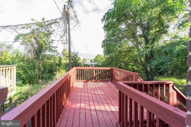 Building Photo - 4011 Mortimer Ave