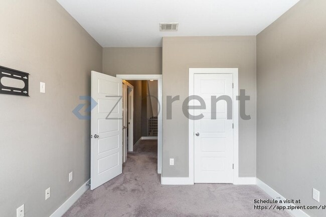 Building Photo - 5910 Swayden Ln