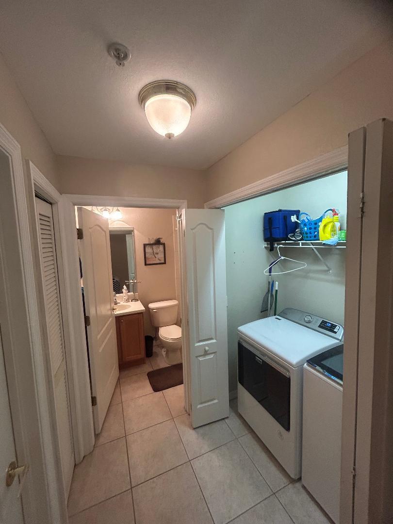 Building Photo - 1003 Fairwaycove Ln