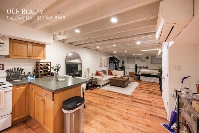 Building Photo - 1728 Spruce St