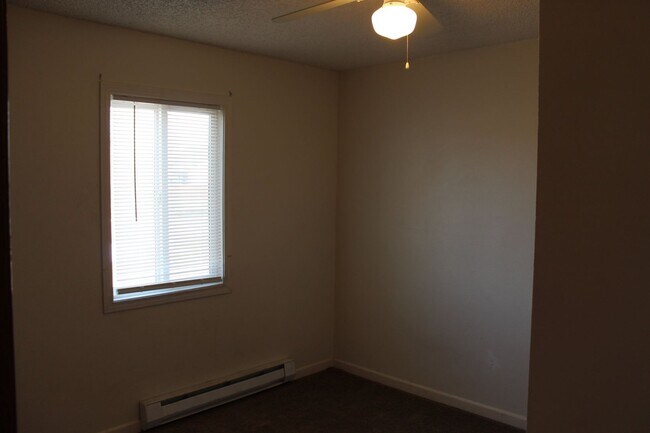 Building Photo - 1106 S Beeman St