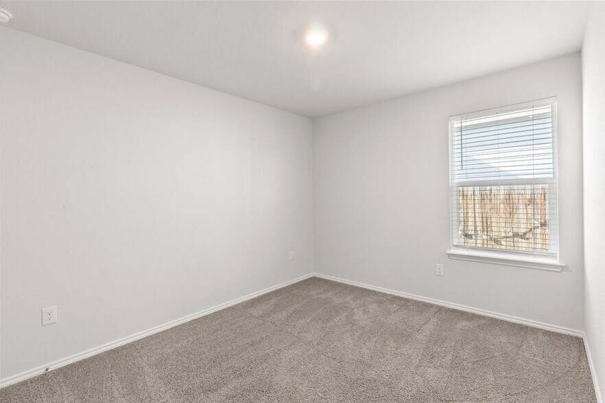 Building Photo - 3303 Mission River