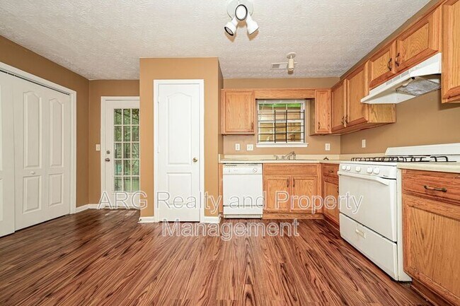 Building Photo - 2956 Fields Dr