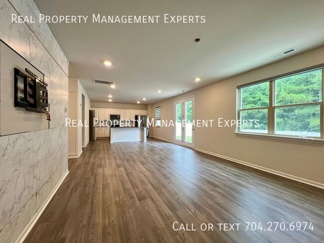 Building Photo - 3031 Blf Hl Ln