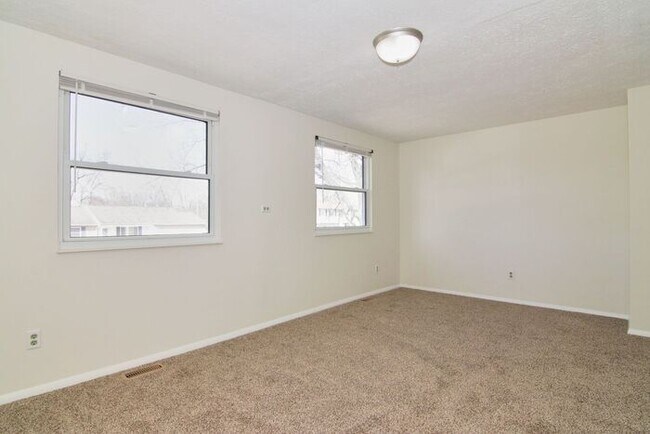 Building Photo - Nicely Updated Home