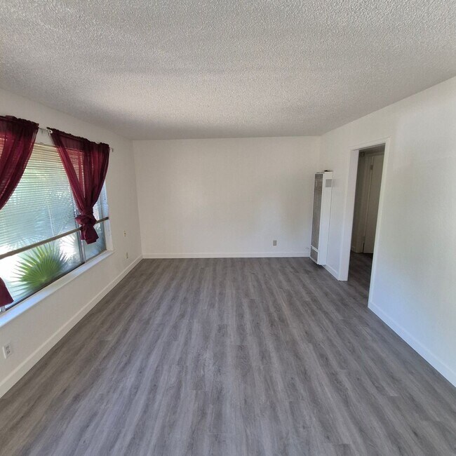 Building Photo - 2301 Ramon Dr