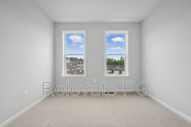 Building Photo - 636 Brookwood Glen Terrace