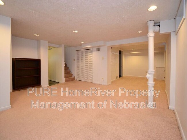 Building Photo - 2108 S 46th St