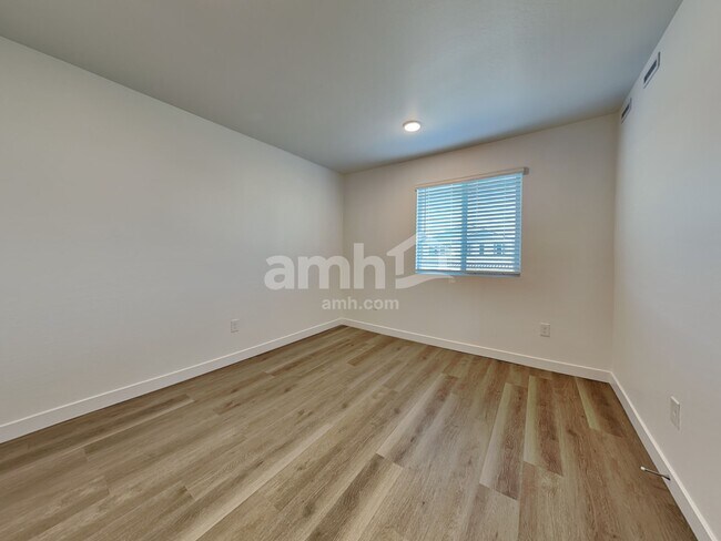 Building Photo - 9817 W Parkway Dr