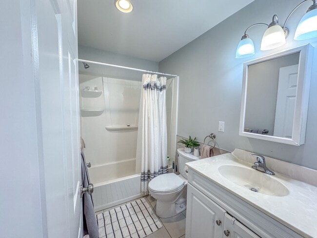 Building Photo - 79 Winchester Ave