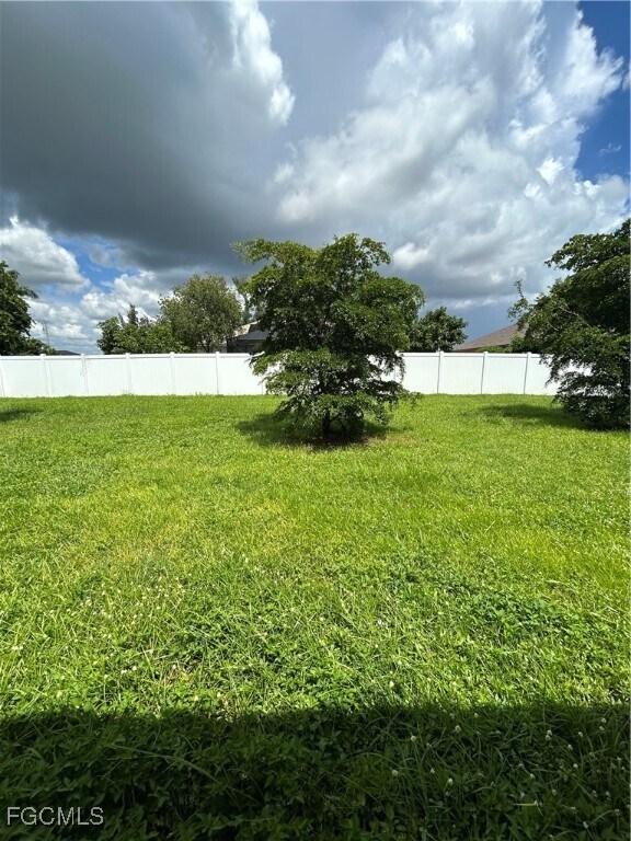 Building Photo - 1202 NW 22nd Ave