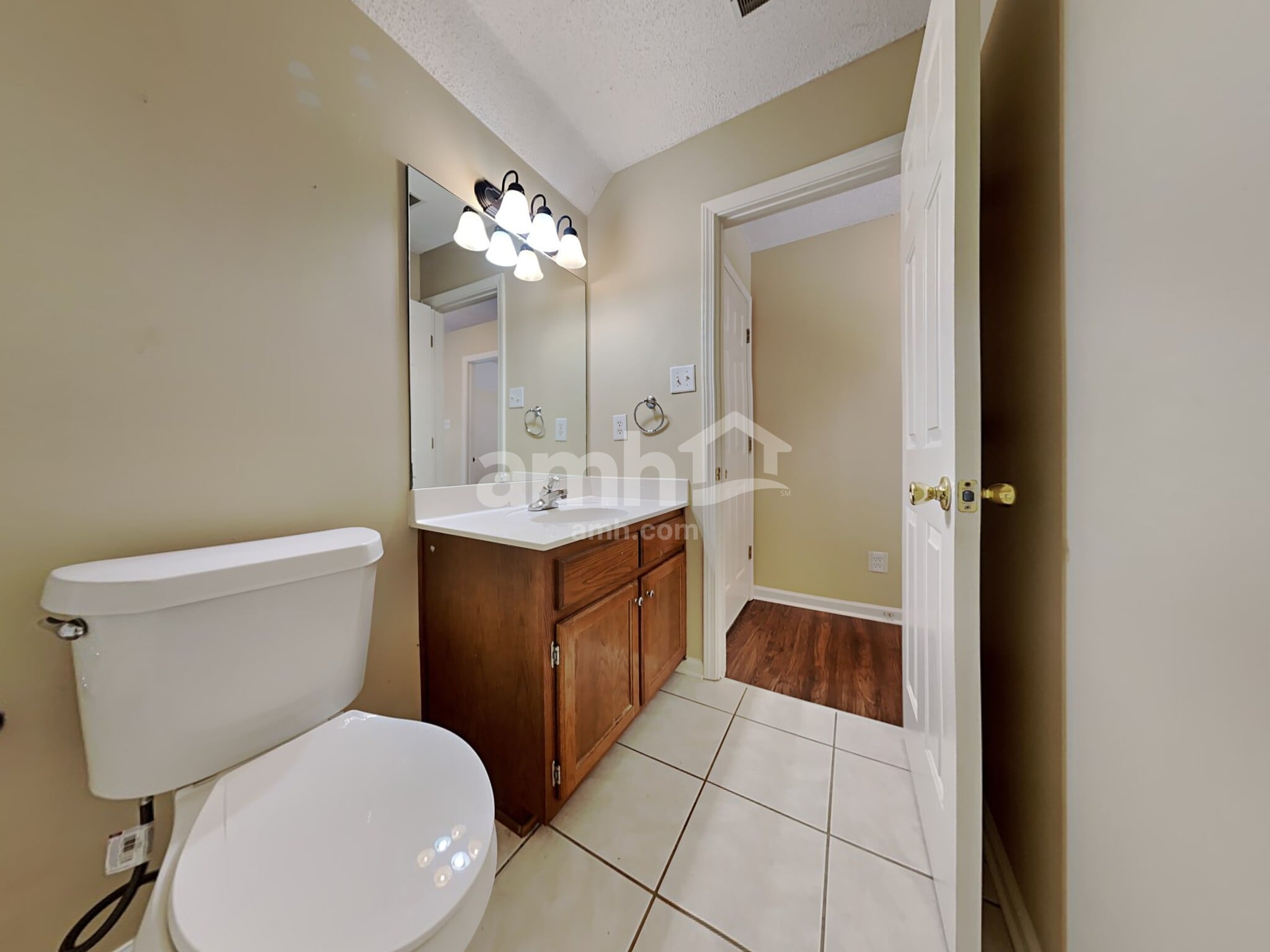 Building Photo - 1400 Pendulum Dr N