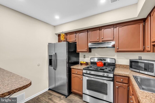 Building Photo - 103 Claridge Ct
