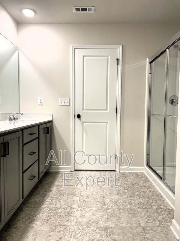 Building Photo - 414 Fox Crk Dr