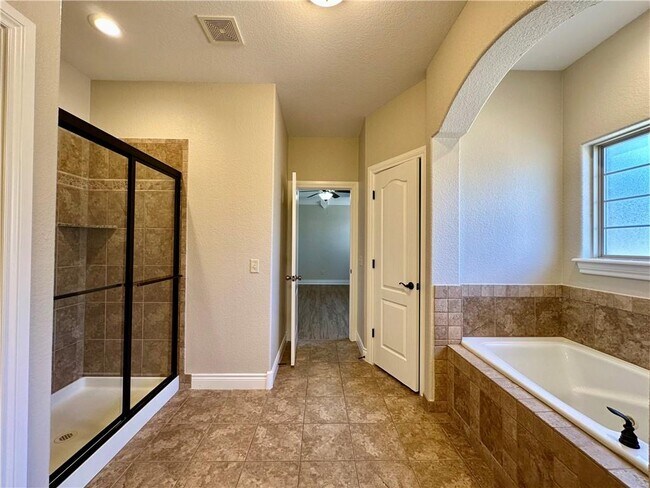 Building Photo - 4989 W Homespun Dr