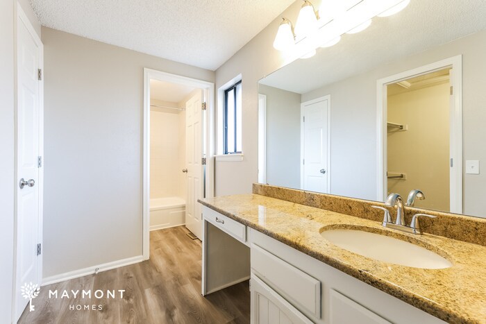 Building Photo - 17273 E Kenyon Dr