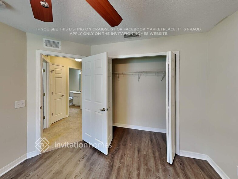 Building Photo - 6923 34th Ave E