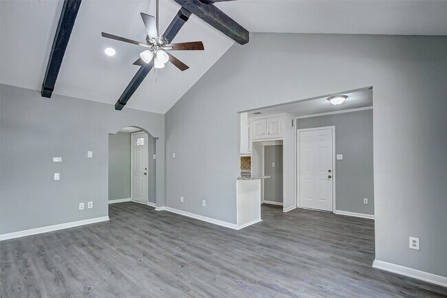 Building Photo - 2323 Tinechester Dr