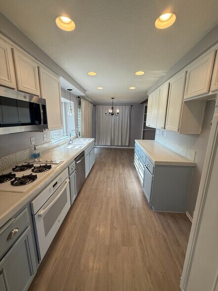 Building Photo - 2144 Wild Canyon Dr