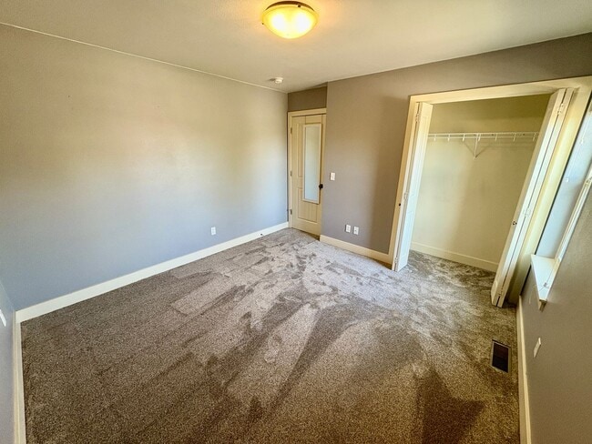 Building Photo - Beautiful West End Townhome – Spacious & M...