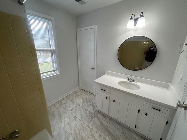 Building Photo - 7513 Mountainbrook Dr