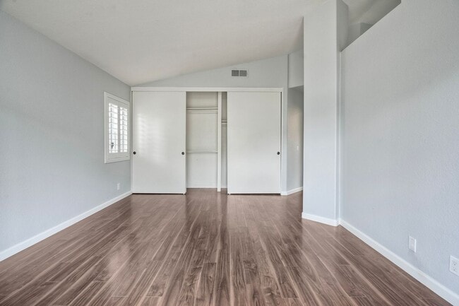 Building Photo - 3750 Via Del Rancho
