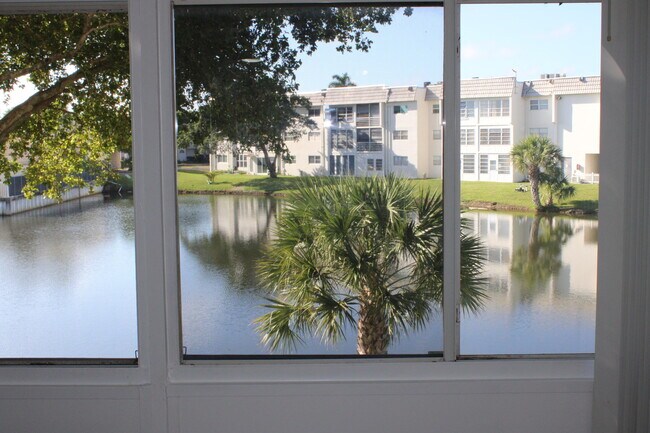 Building Photo - 8130 Sunrise Lakes Blvd