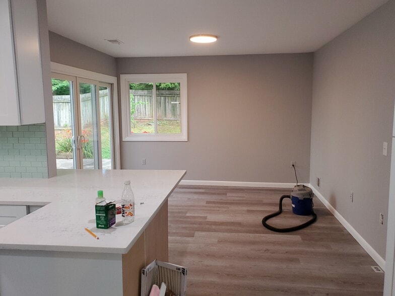 Building Photo - 417 Sugarland Run Dr