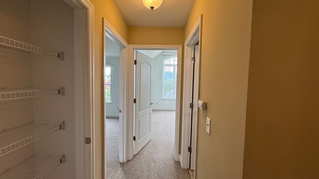 Building Photo - 5685 Hyacinth Ln