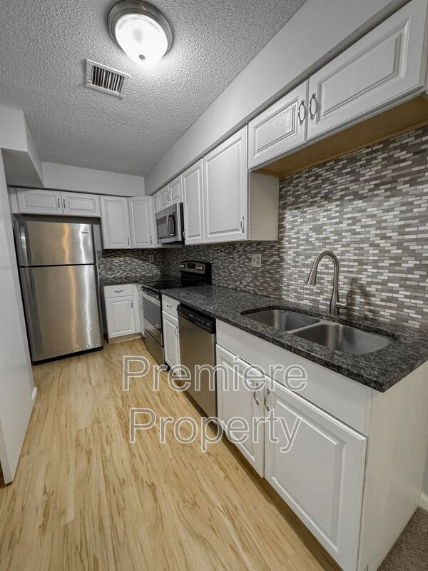 Building Photo - 11103 NW Player Dr