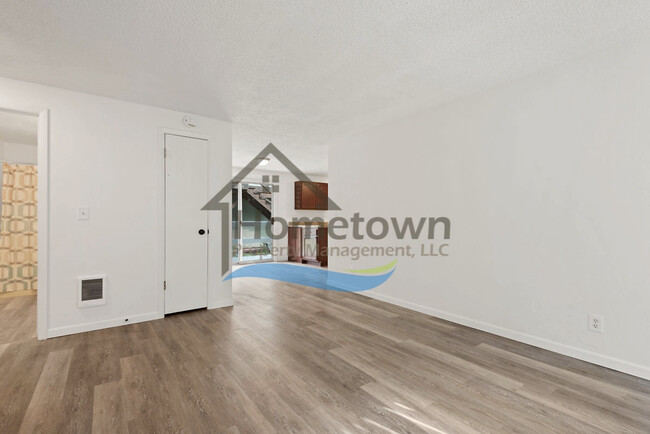 Building Photo - 2 Bedroom 1 Bath Available in Coeur d'Alene!