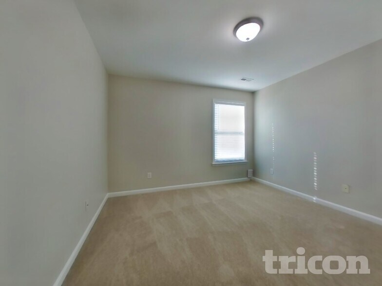 Building Photo - 5213 Inverness Ct