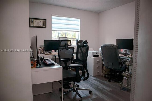 Building Photo - 15022 SW 143rd Terrace