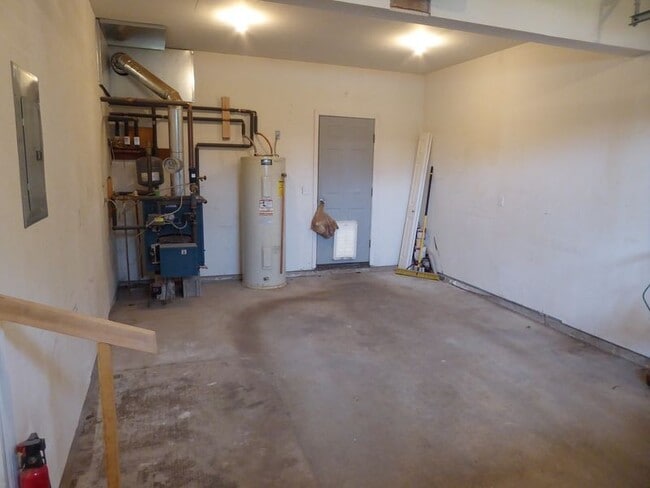 Building Photo - Pet Friendly Attached Home w/ Fenced in Yard in the valley!