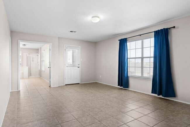 Building Photo - 10219 Orion Dr