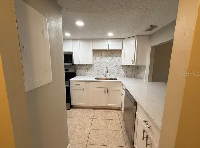 Building Photo - 3700 S Osprey Ave