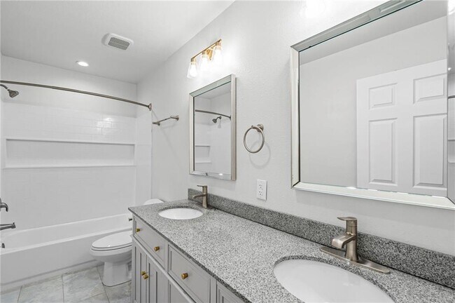 Building Photo - 1342 N Hampton Rd