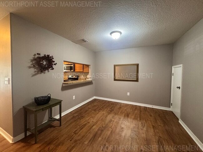 Building Photo - FURNISHED Summerfield Townhome