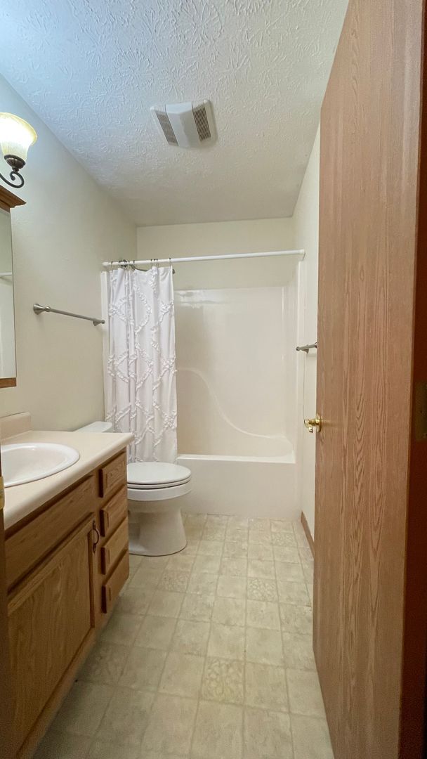Building Photo - 205 S Furlong Dr