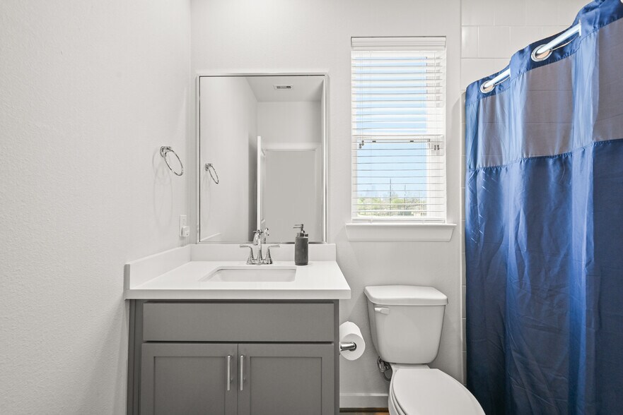 Building Photo - 4002 Elser St