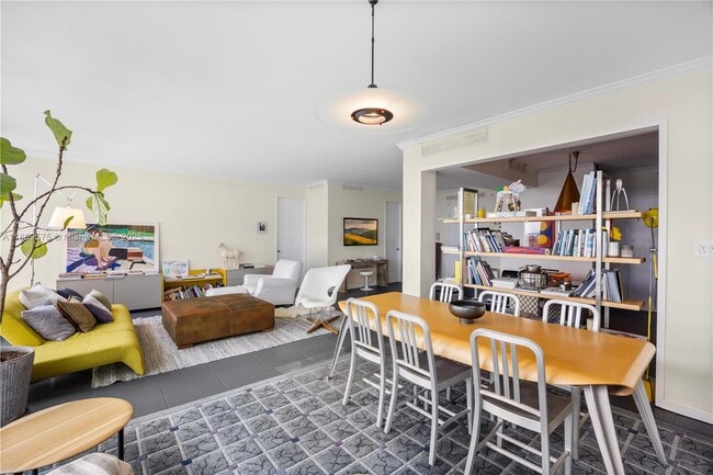 Building Photo - 5055 Collins Ave