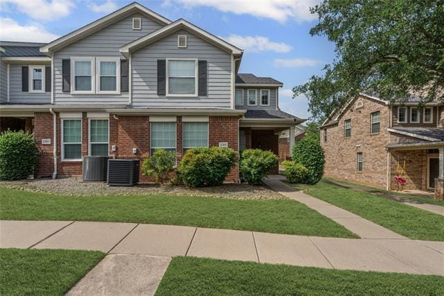 Building Photo - 2301 Stoneleigh Pl