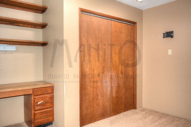 Building Photo - **COMING SOON** Spacious Wandermere Area Home