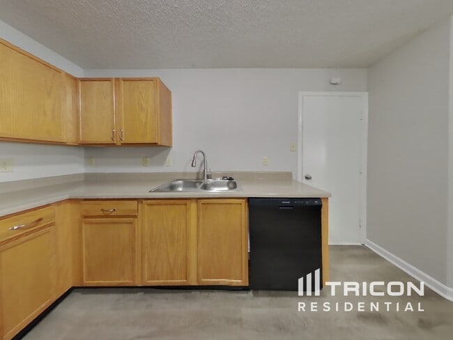 Building Photo - 2840 Redland Ln