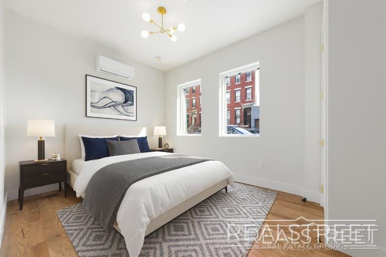 Building Photo - Spacious 5-Bedroom, 2-Bath Duplex in Prime...